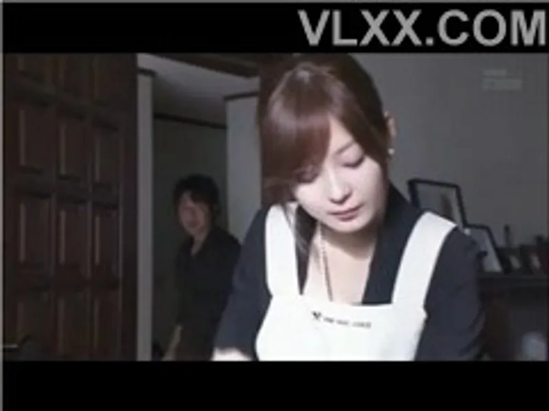 Người chồng đi công tác, người vợ ở nhà bị chồng mới cưới của chị gái cưỡng hiếp
